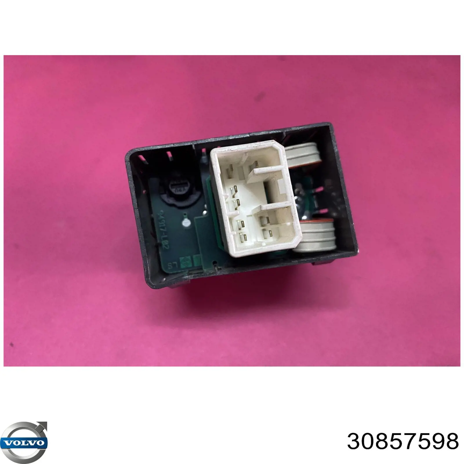 30857598 Volvo 