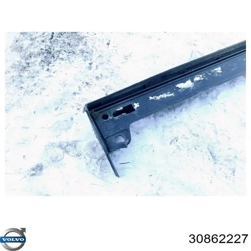 30862227 Volvo Накладка зовнішня (молдинг) порога, правий