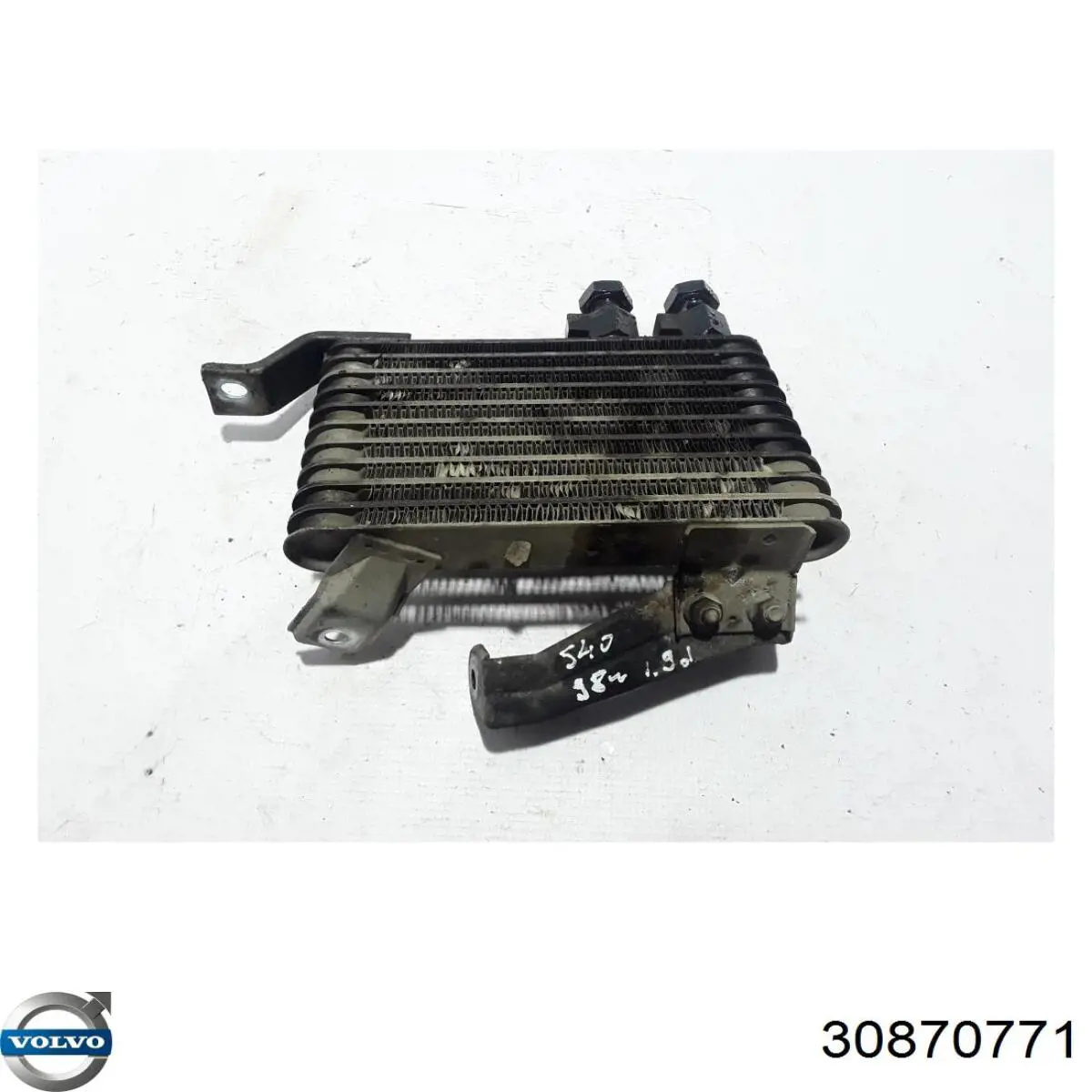 Радіатор масляний Volvo 30870771 ціна, від 366.44 USD