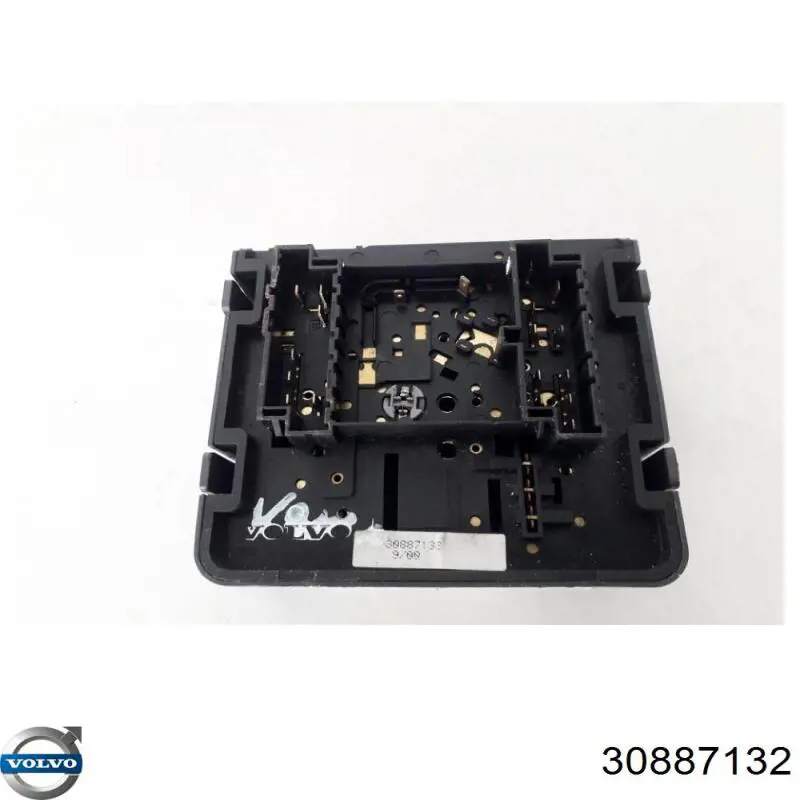 Купити 30887132 Volvo 