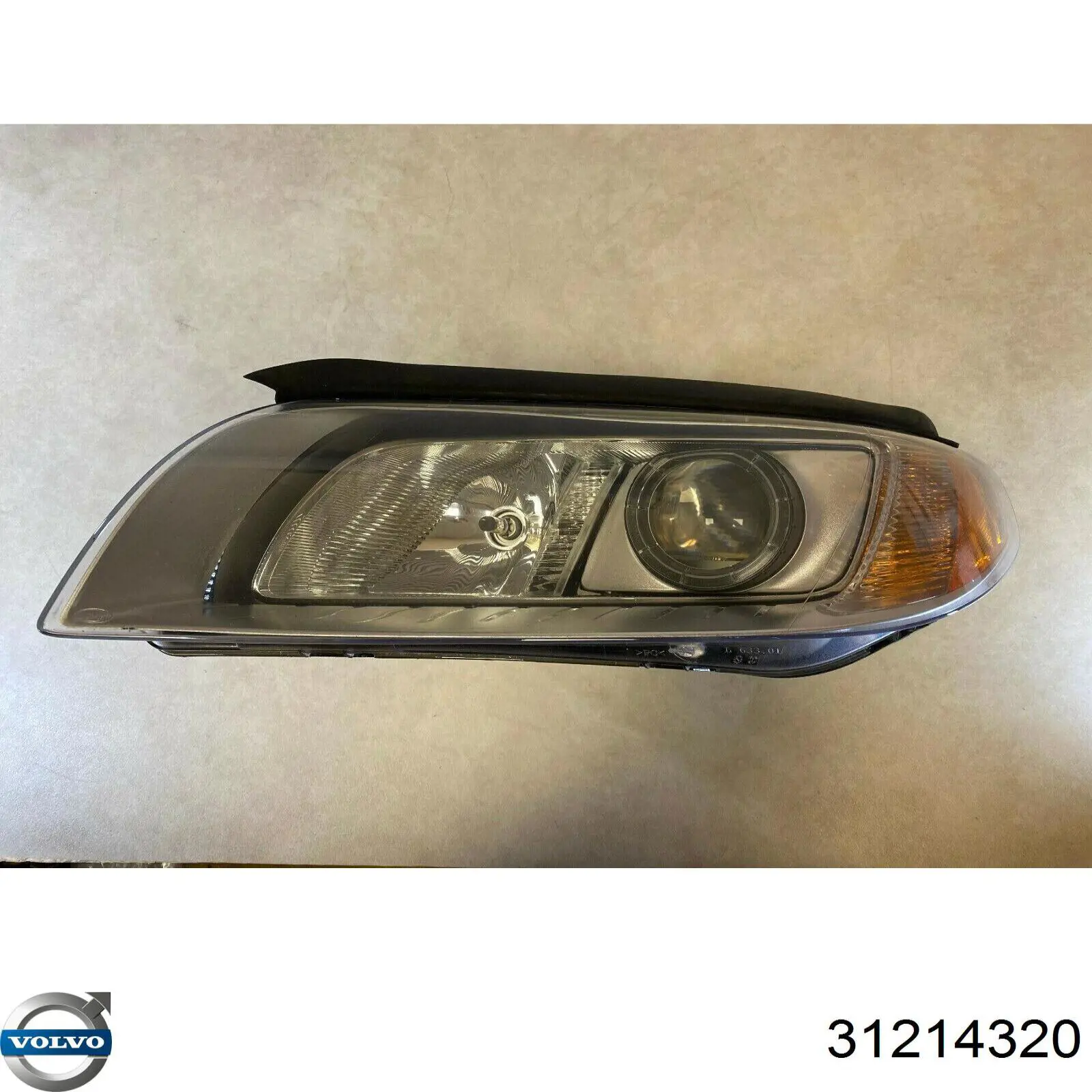 Фара права 31214320 Volvo