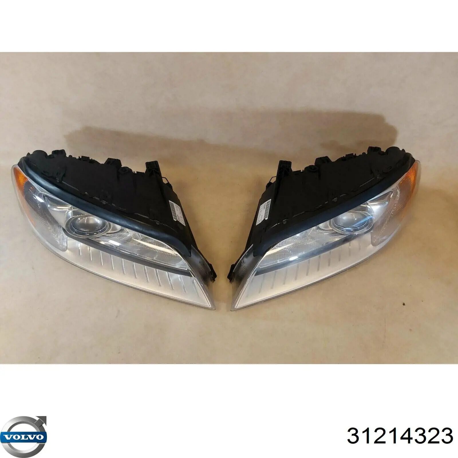 Купити 31214323 Volvo Основна фара в зборі ліва