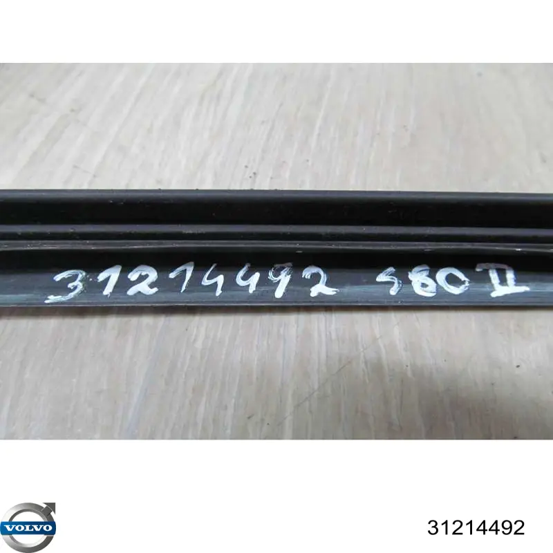 Лівий молдинг вітрового скла Volvo 31214492