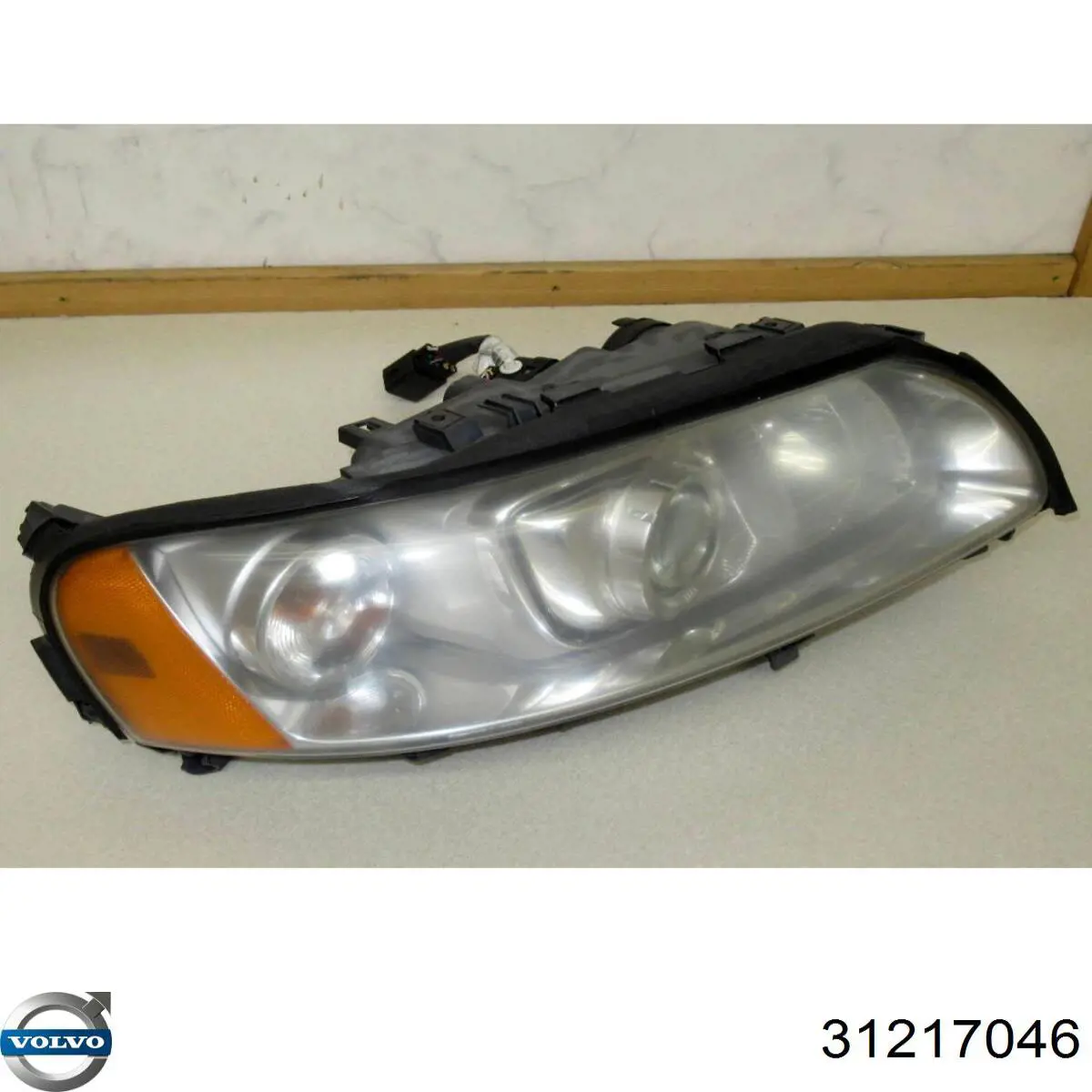 Купити 31217046 Volvo Основна фара - вставка