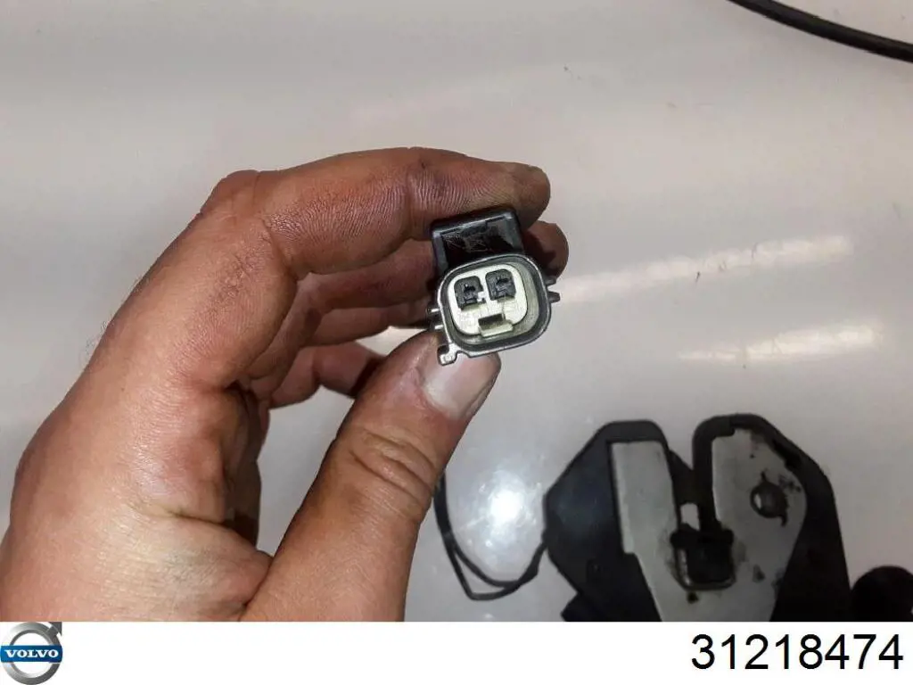 30799689 Volvo Замок капота, правий