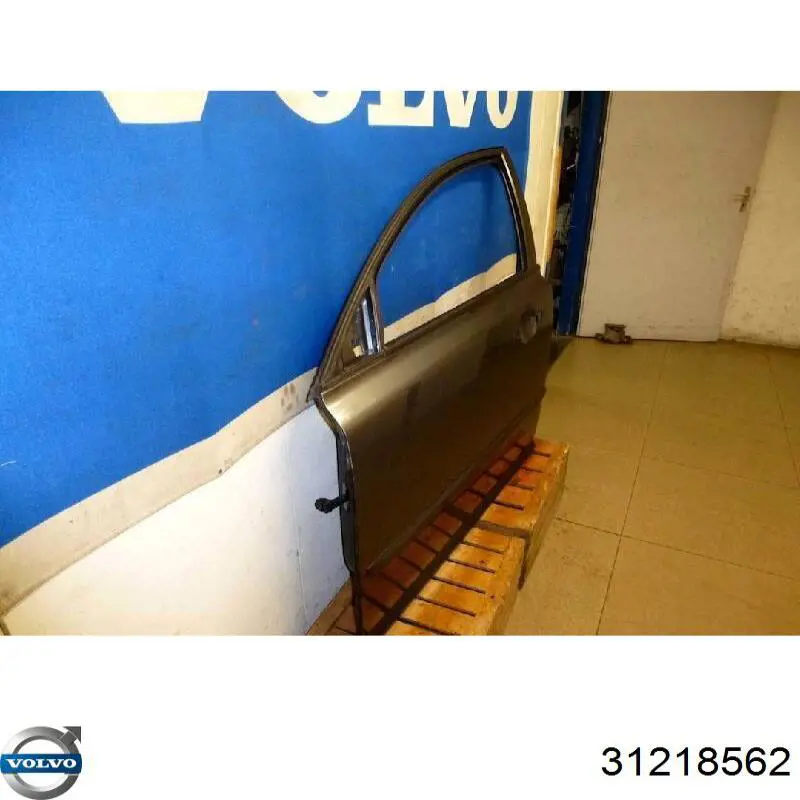 Двері передні, ліві Volvo 30779125 ціна, від 190.03 USD