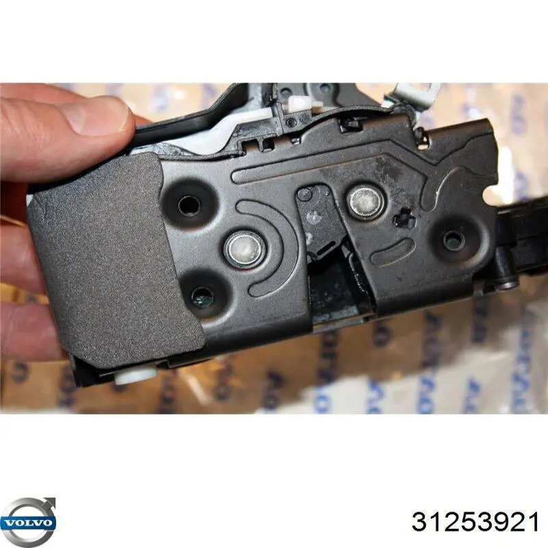 Купити 31253921 Volvo Замок задньої дверї, правої