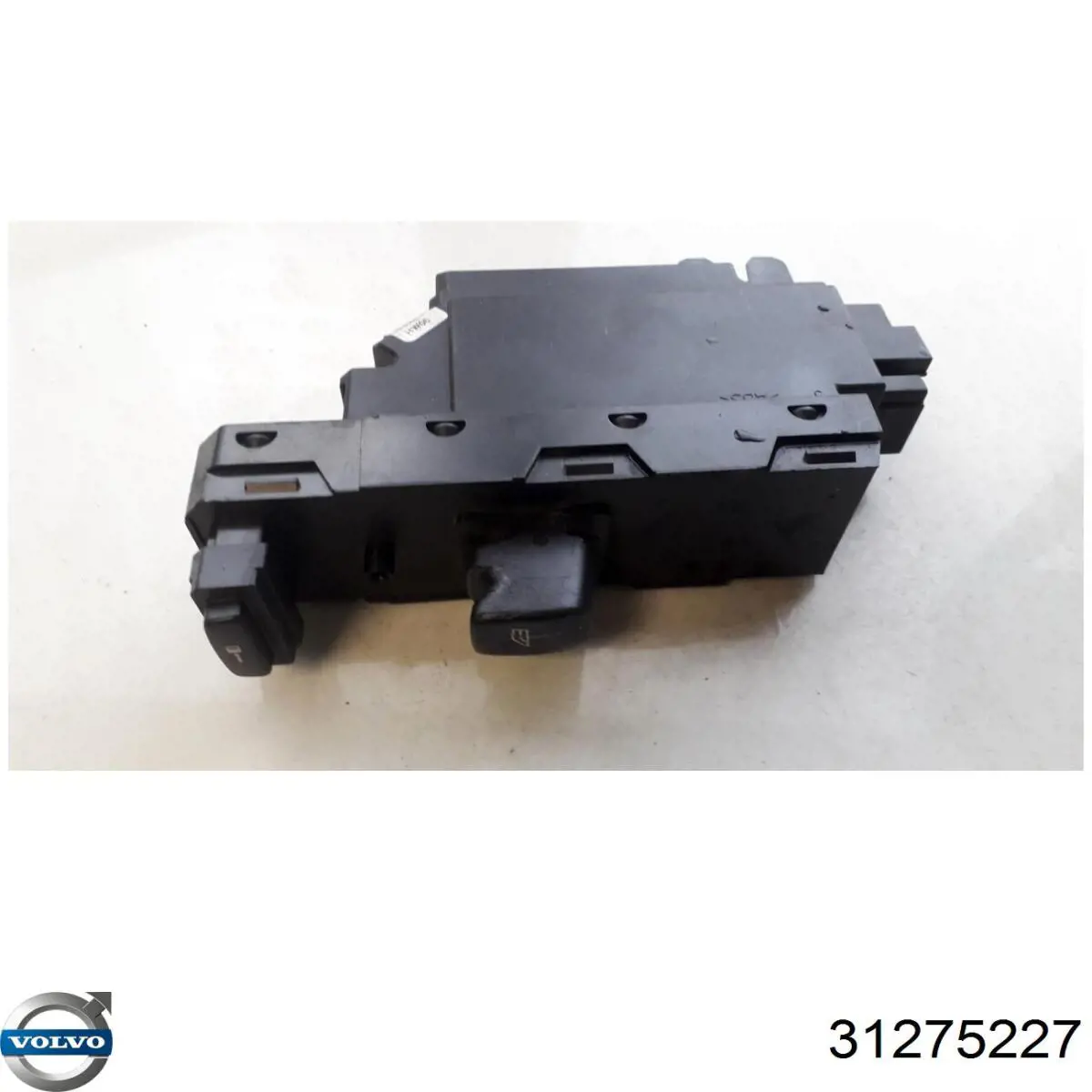 Кнопковий блок керування склопідіймачами передній правий Volvo 31275227 ціна, від 11.39 USD