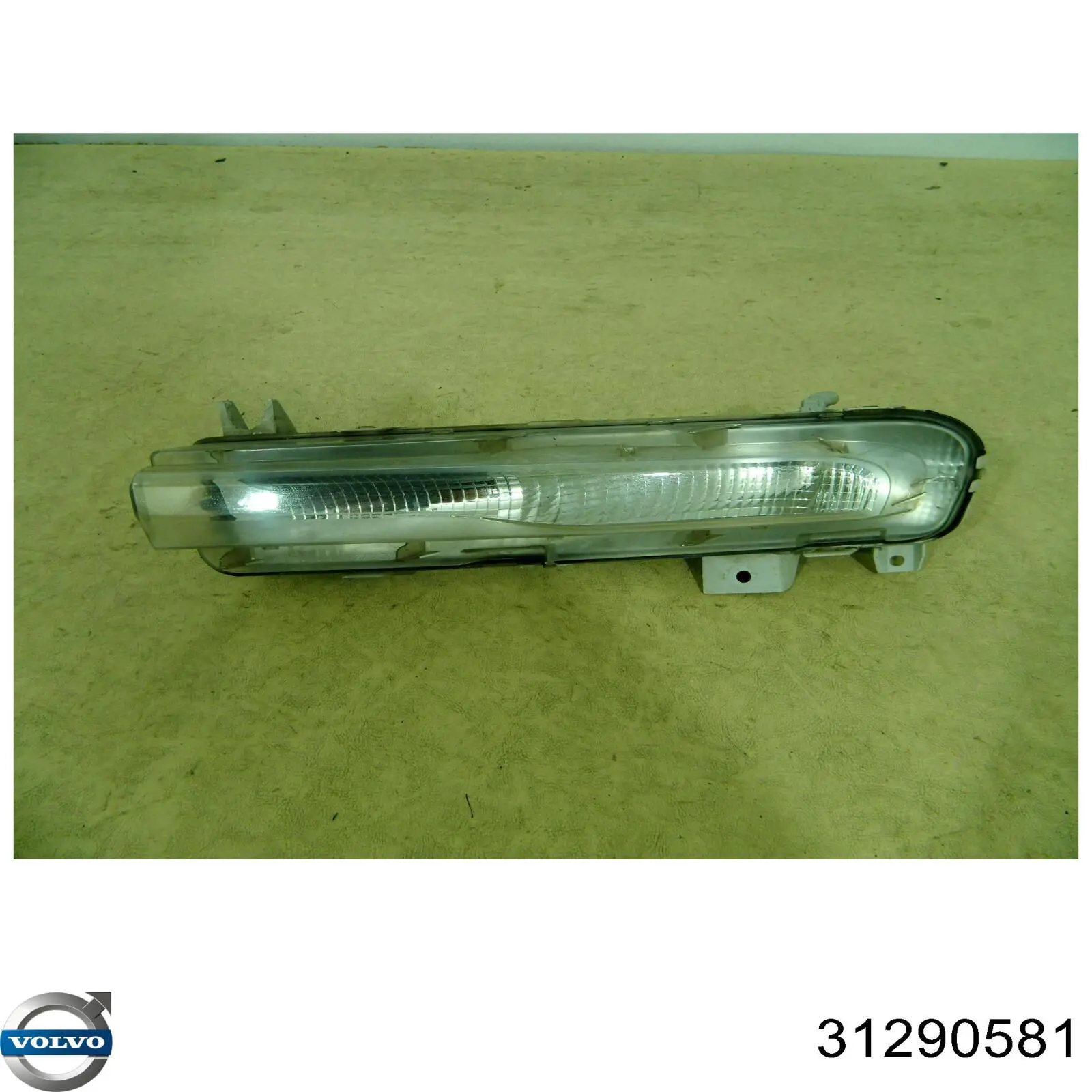 Купити 31290581 Volvo Фара денного світла, права