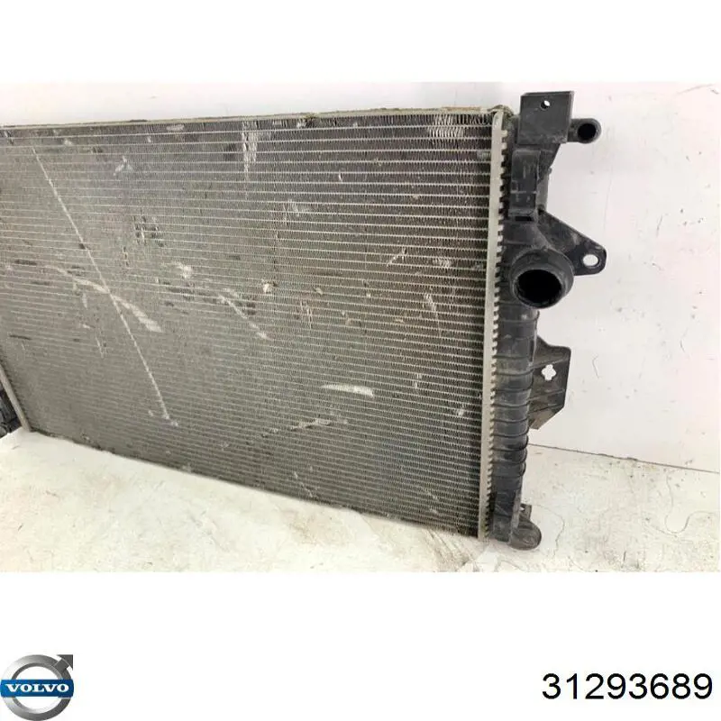 Радіатор основний Volvo 31293689 ціна, від 84.46 USD