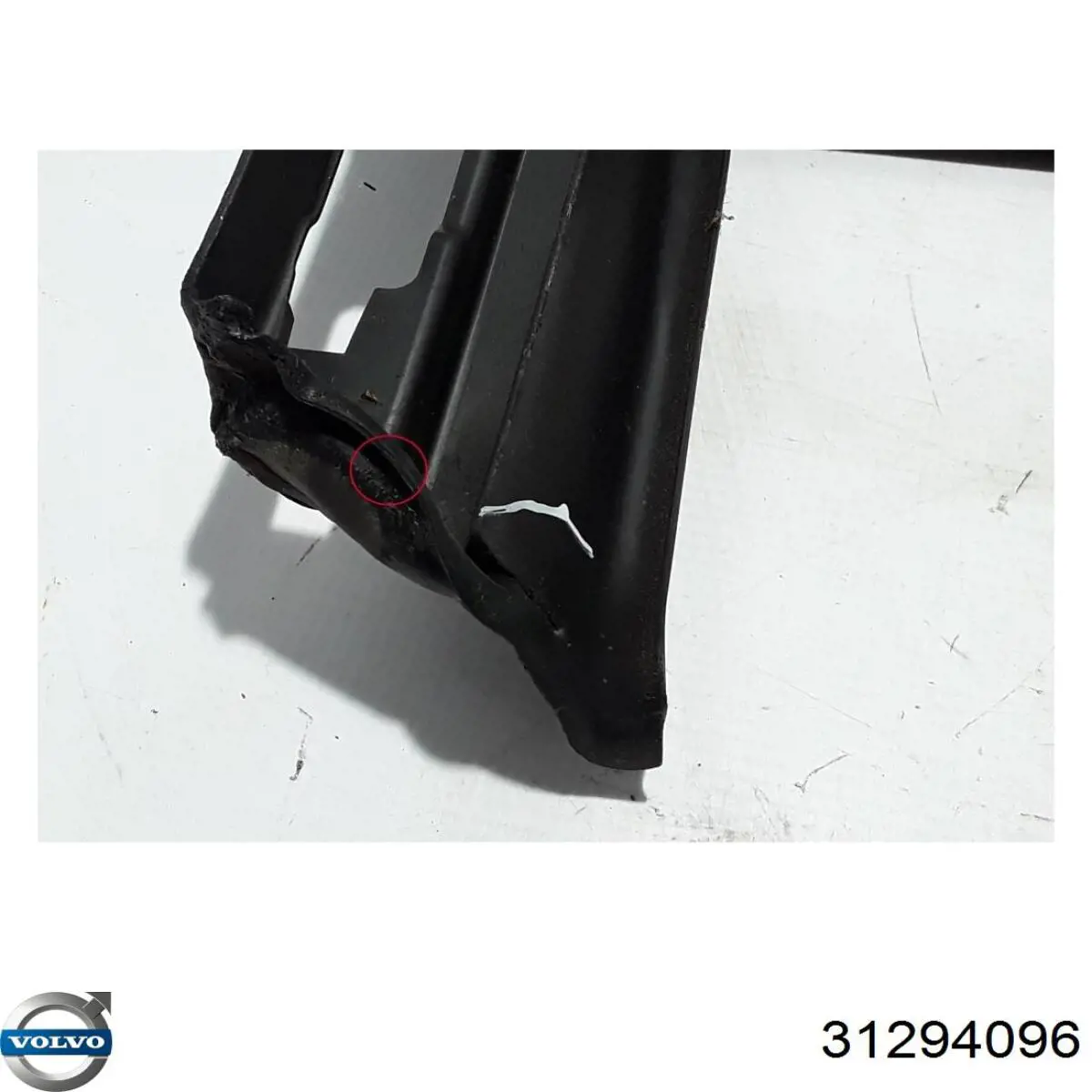 31294096 Volvo повітропровід радіатора