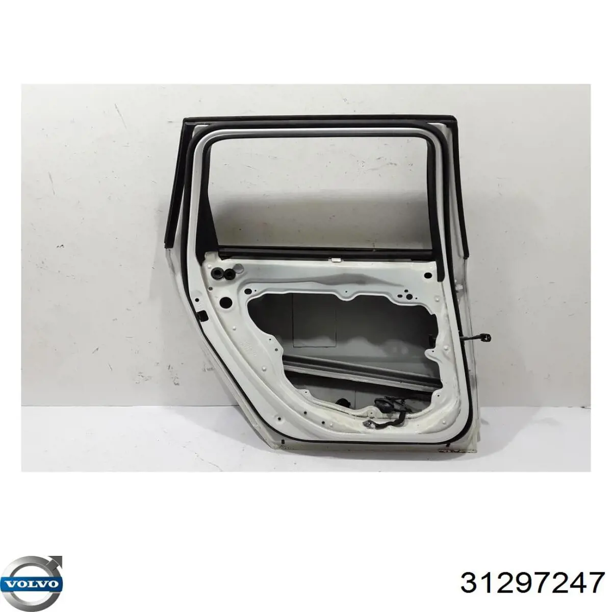 Двері задні Volvo 31297247 ціна, від 158.36 USD