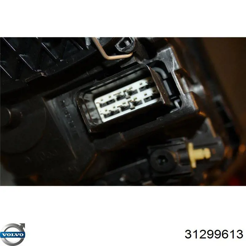 31299613 Volvo Фара дальнього світла в зборі
