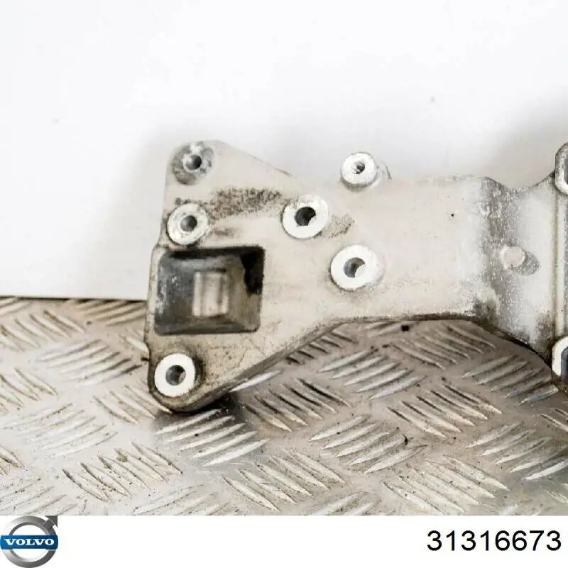 Купити 31316673 Volvo Кронштейн генератора