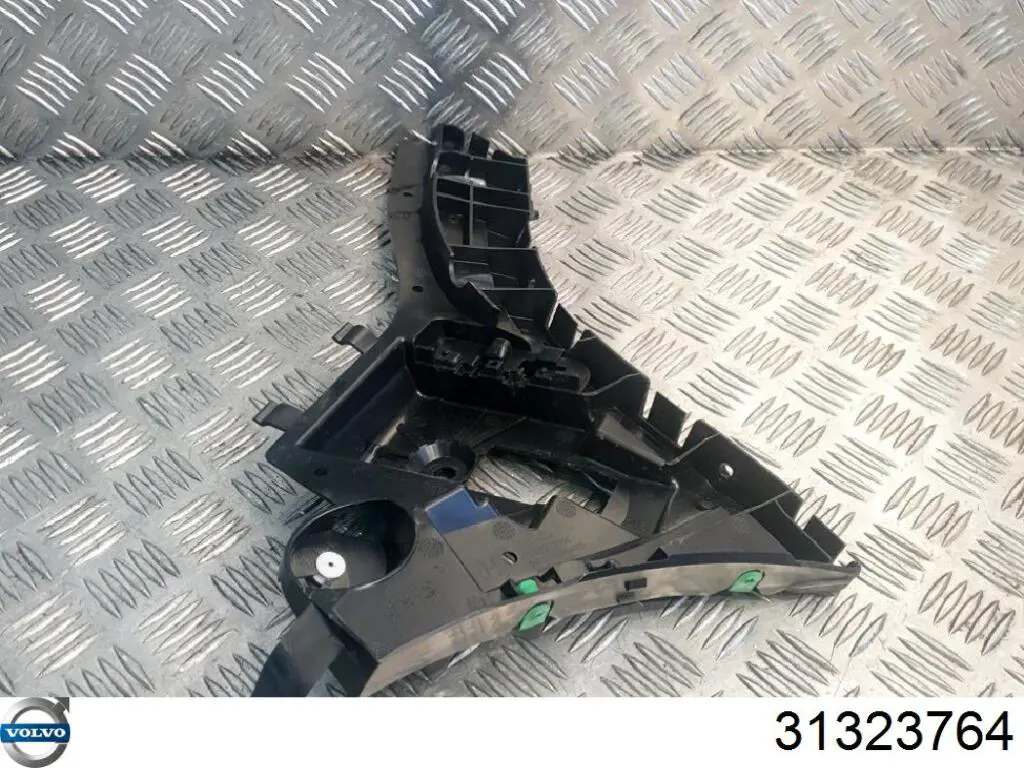 Кронштейн бампера заднього, зовнішній правий Volvo 31323764