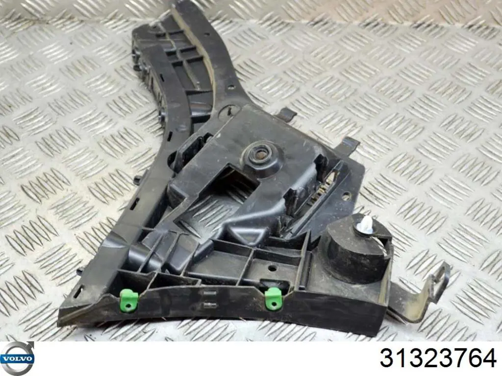 Купити 31323764 Volvo Кронштейн бампера заднього, зовнішній правий