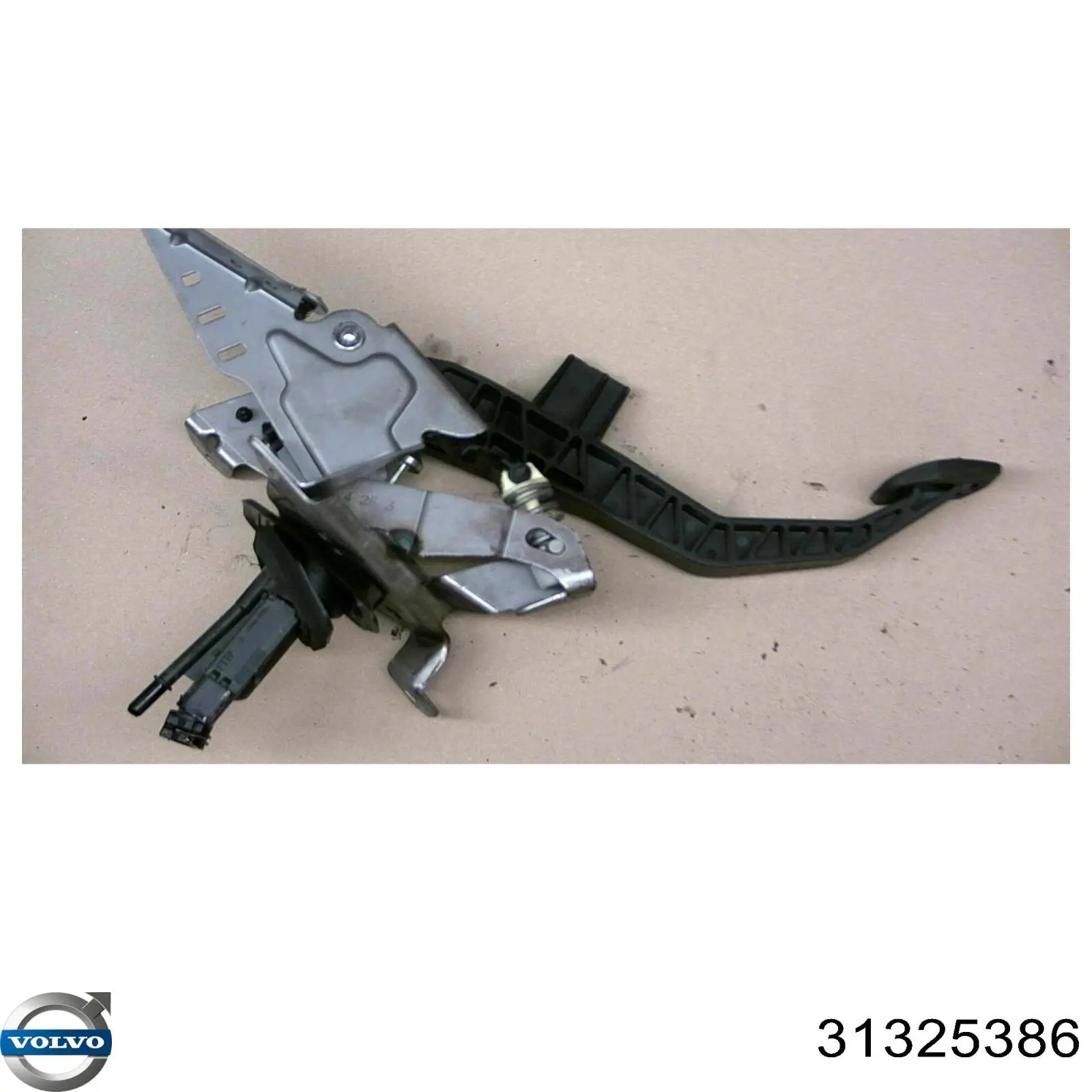 Купити 31325386 Volvo Головний циліндр зчеплення
