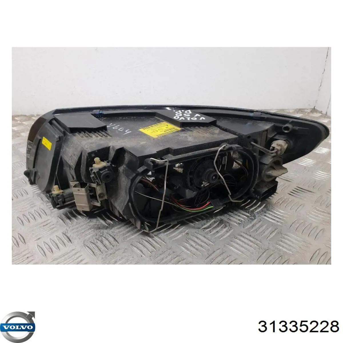 Основна фара - вставка Volvo 31335228 ціна, від 98.43 USD