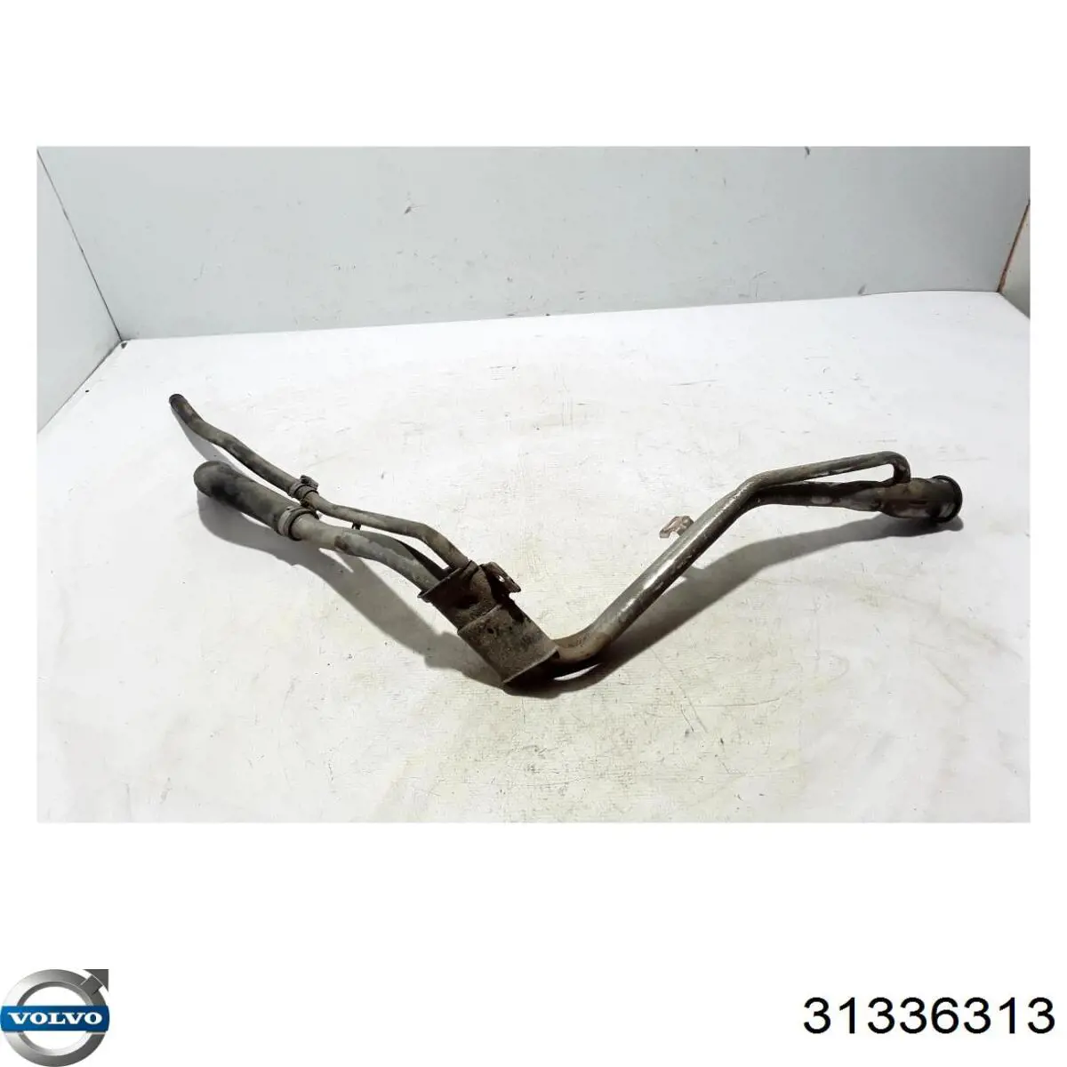 Шланг заливної горловини, паливного бака Volvo 31336313 ціна, від 21.54 USD