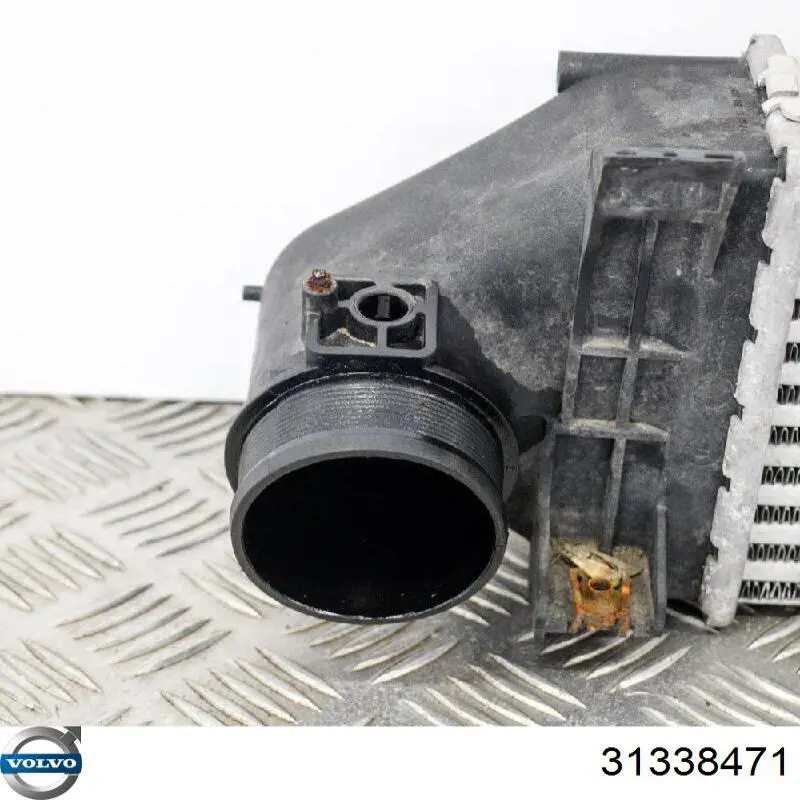 31338471 Volvo Охолоджувач наддувочного повітря