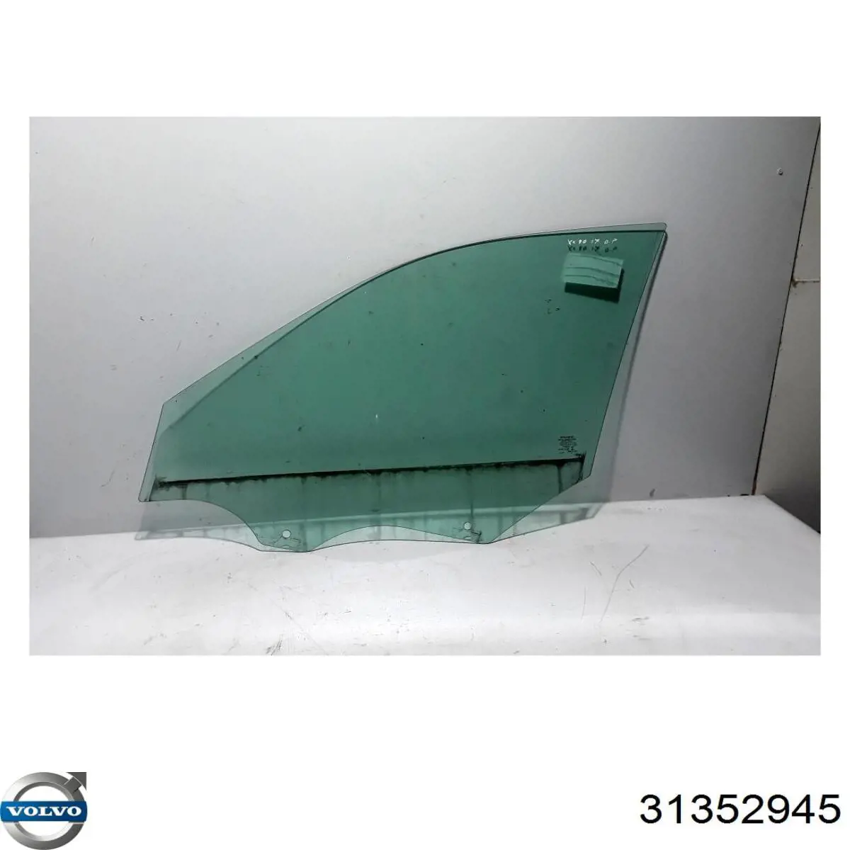 32244972 Volvo Скло передніх дверей, правих