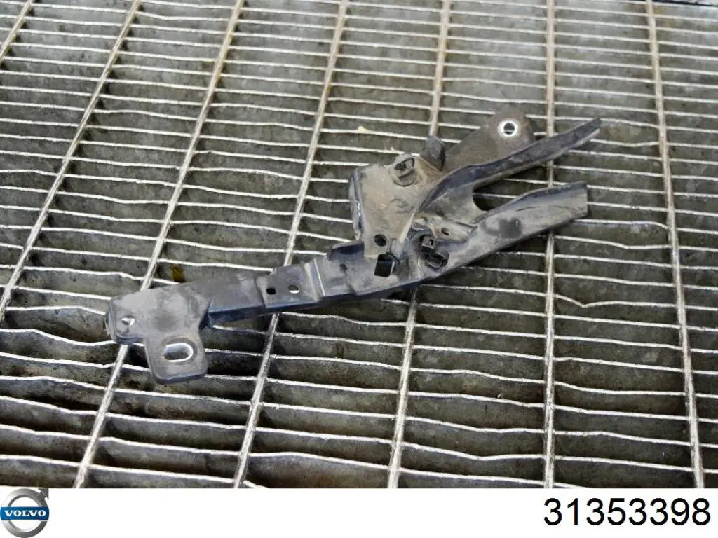 Насадка на глушник Volvo 31690661 ціна, від 57.01 USD