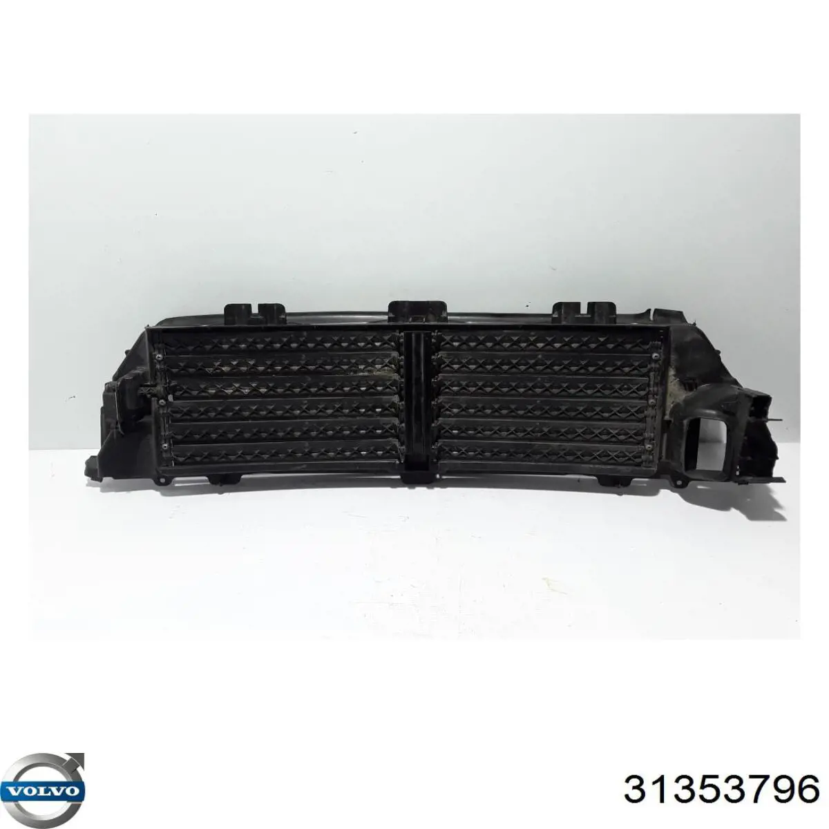 31353796 Volvo повітропровід радіатора