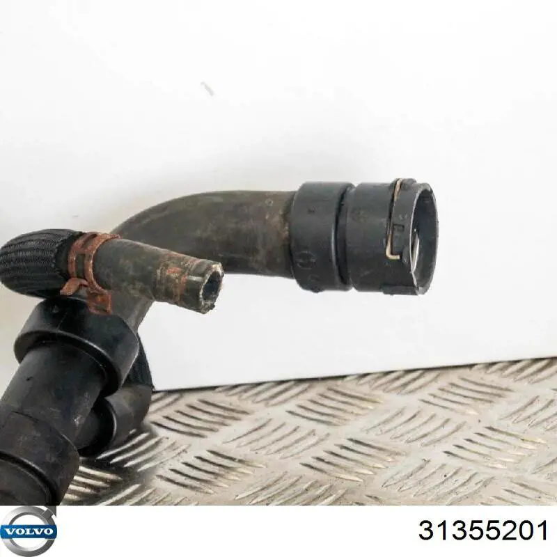 Шланг/патрубок радіатора охолодження, нижній Volvo 31355201 ціна, від 108.58 USD