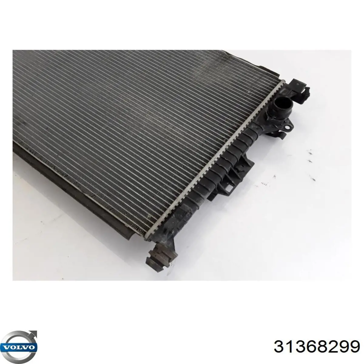 Радіатор основний Volvo 31368299 ціна, від 73.20 USD