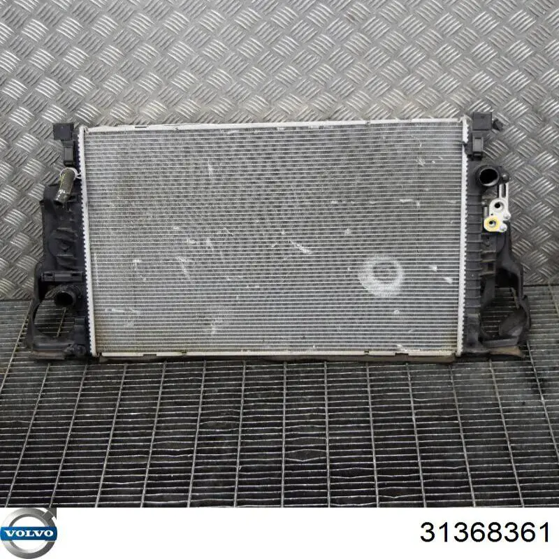 31368361 Volvo радіатор охолодження двигуна