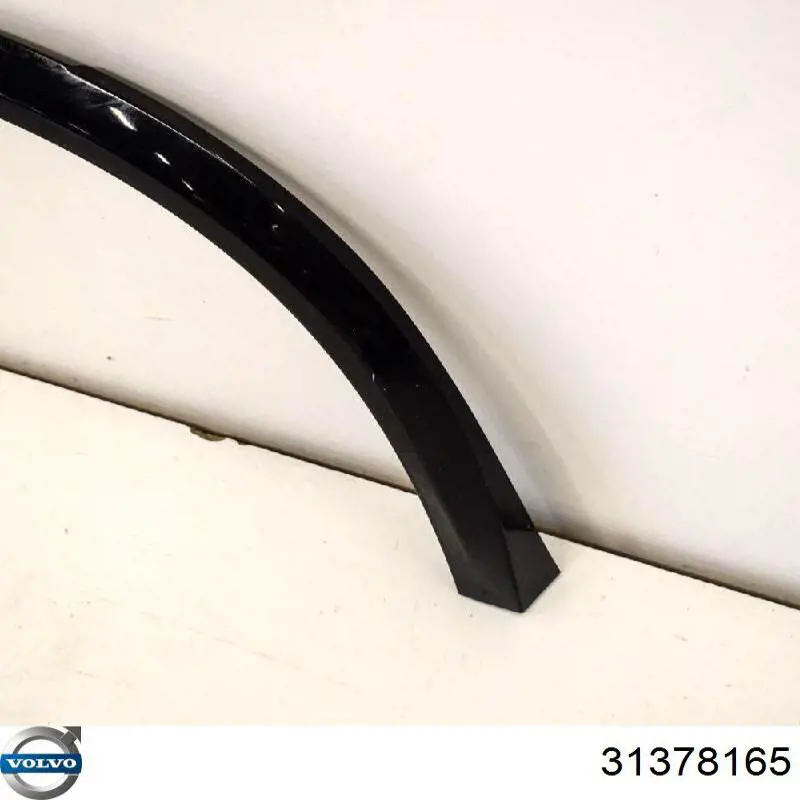 Купити 39790019 Volvo Розширювач заднього крила, правий