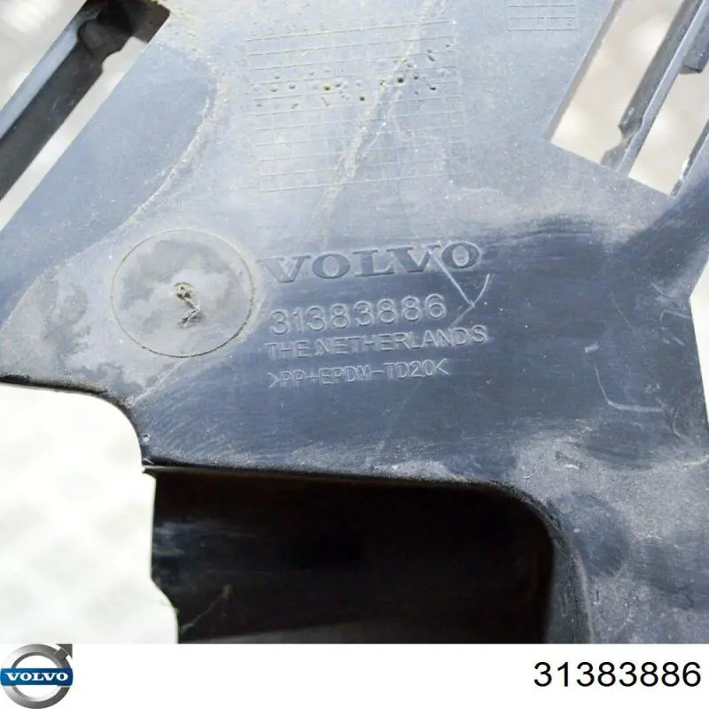 31323757 Volvo Кронштейн-адаптер кріплення фари передньої, правої