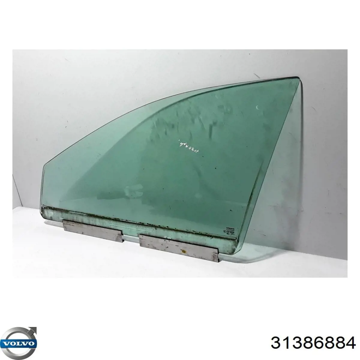 GS7202D301 XYG Скло водійських дверей