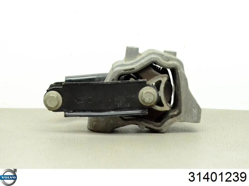 31401239 Volvo Сайлентблок кронштейна задньої подушки двигуна