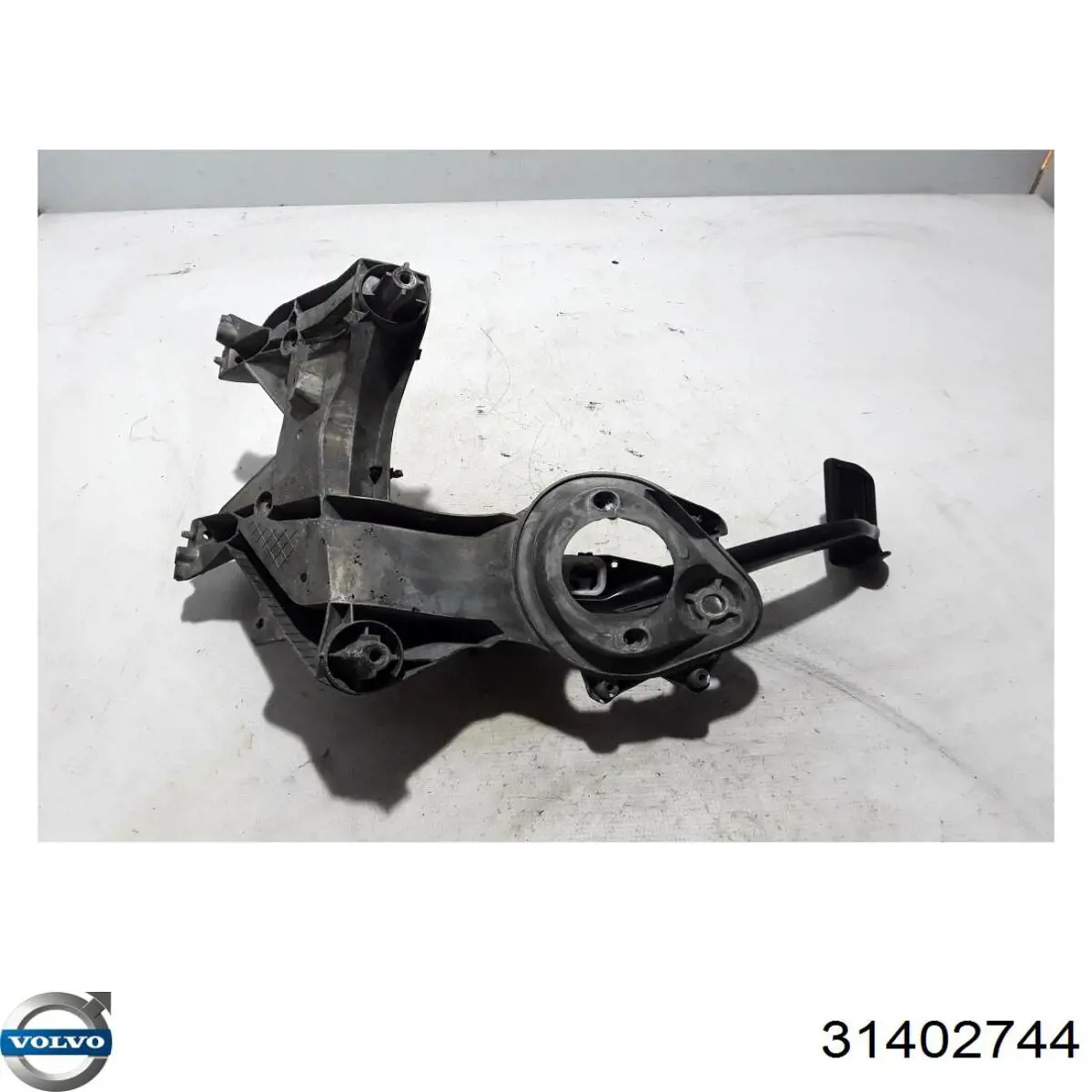32390330 Volvo 