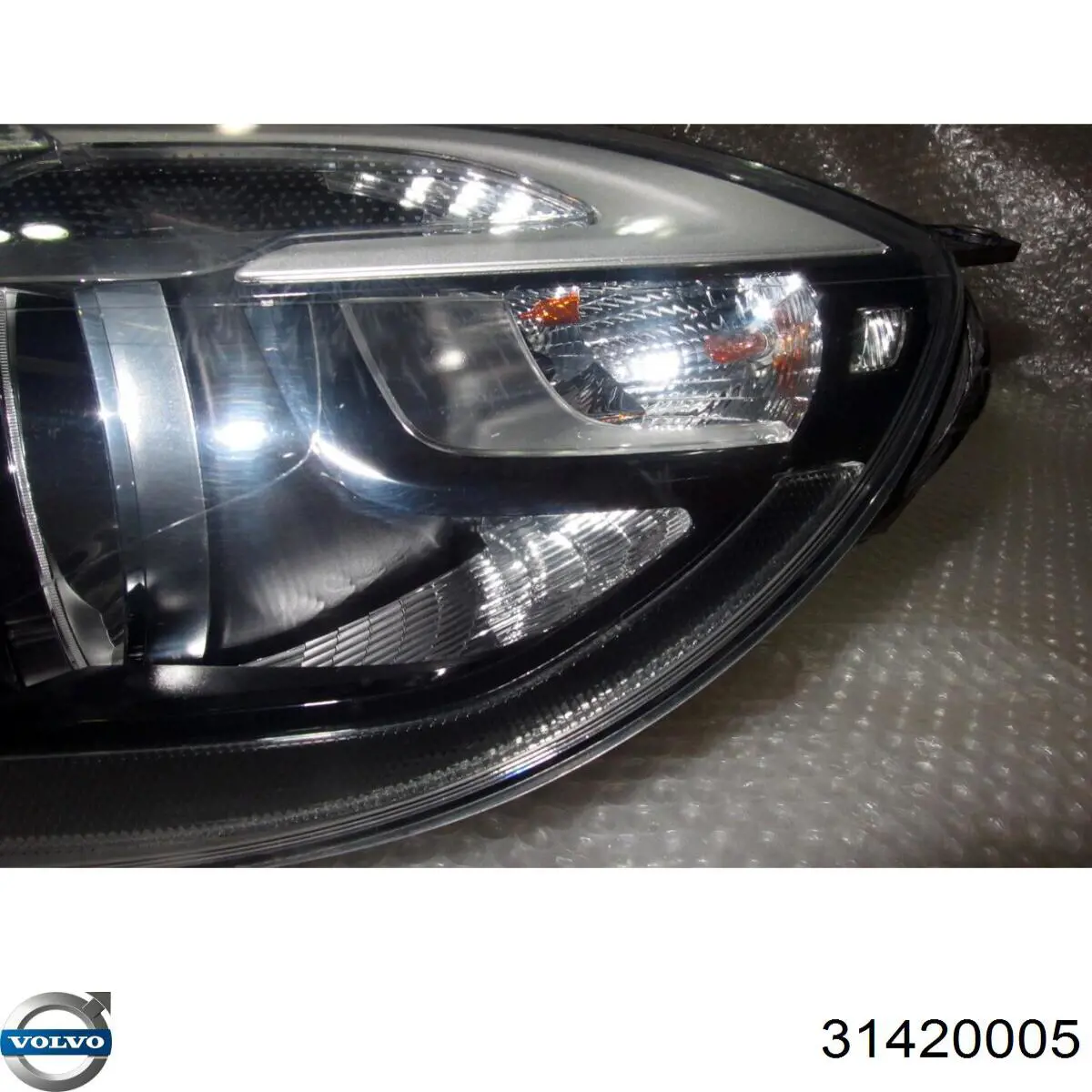 31420005 Volvo Фара дальнього світла в зборі