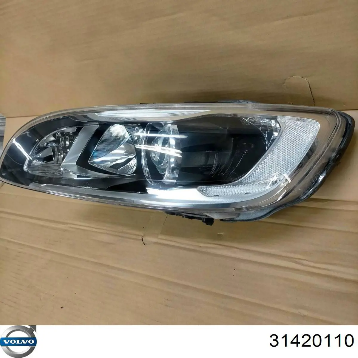 Фара Volvo 31420110 ціна, від 1590.86 USD
