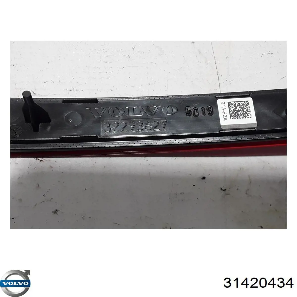 Правий катафот заднього бампера Volvo 31420434 ціна, від 40.18 USD