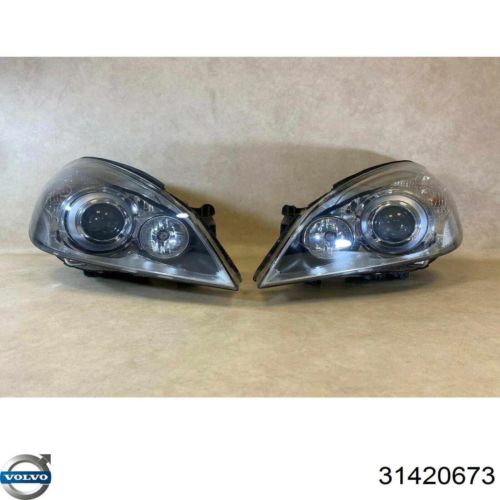 Купити 30796245 Volvo Фара