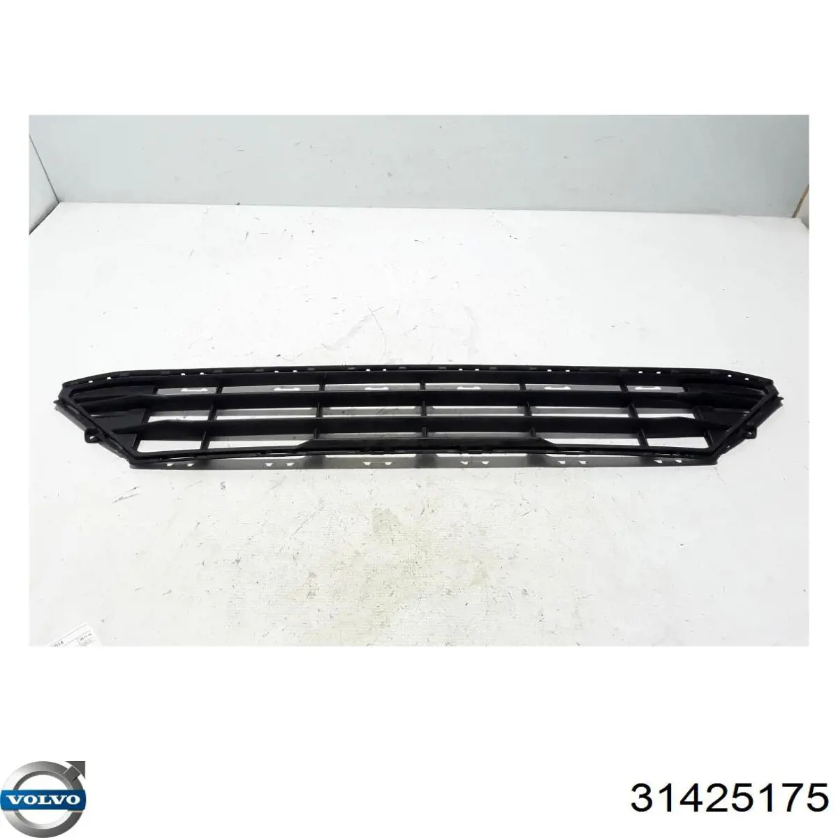 Решітка переднього бампера, центральна Volvo 31425175 ціна, від 50.73 USD
