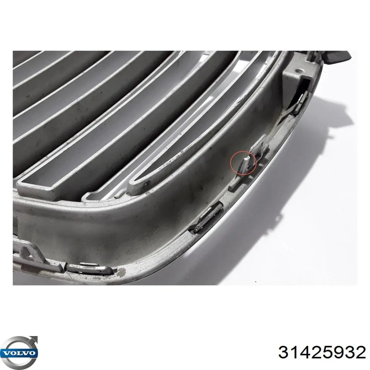 Купити 32228107 Volvo Захисна решітка радіатора
