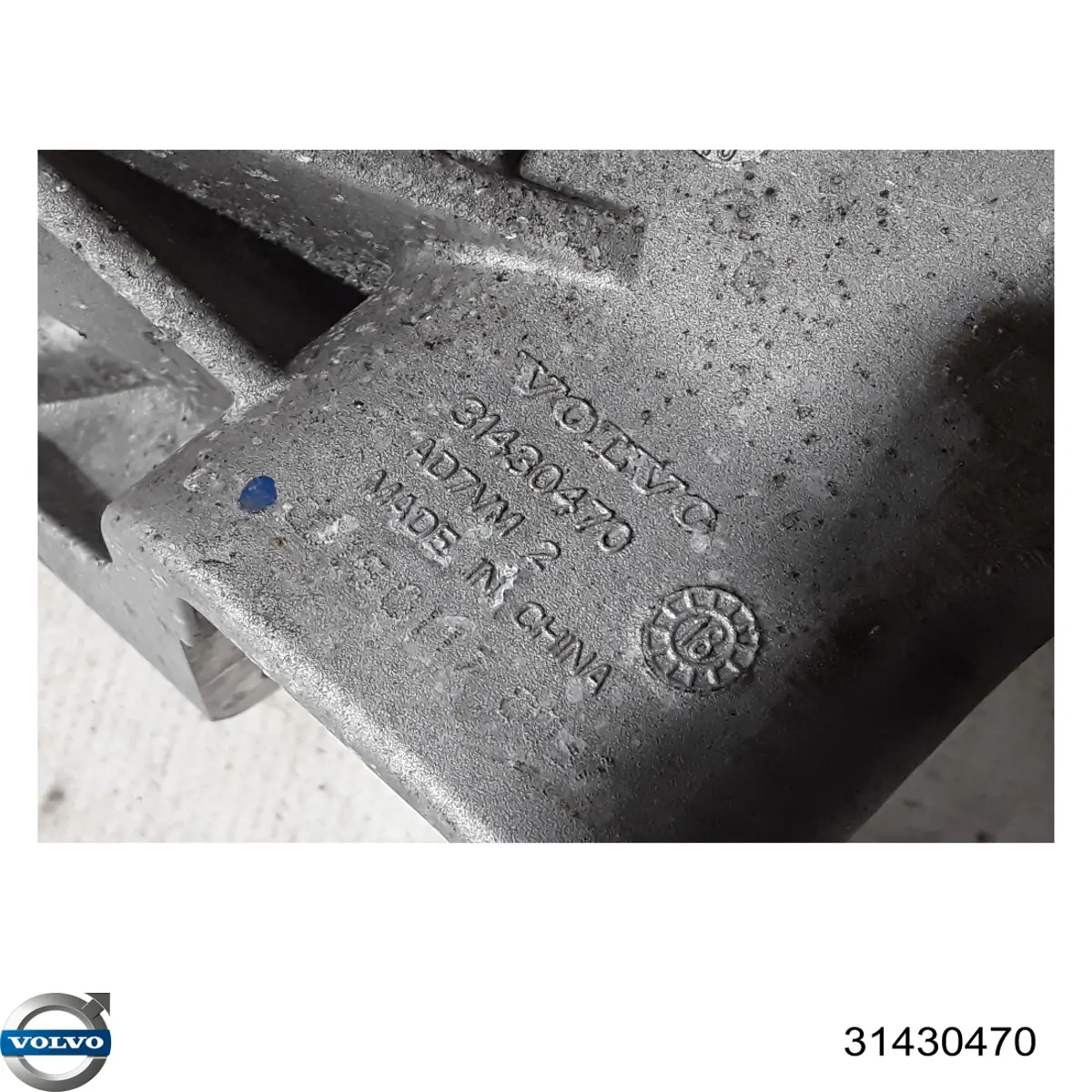 31430470 Volvo Кронштейн подушки (опори) двигуна, правої