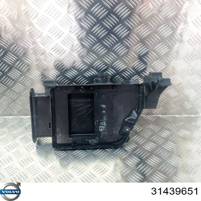 Резонатор повітряного фільтра 31439651 Volvo