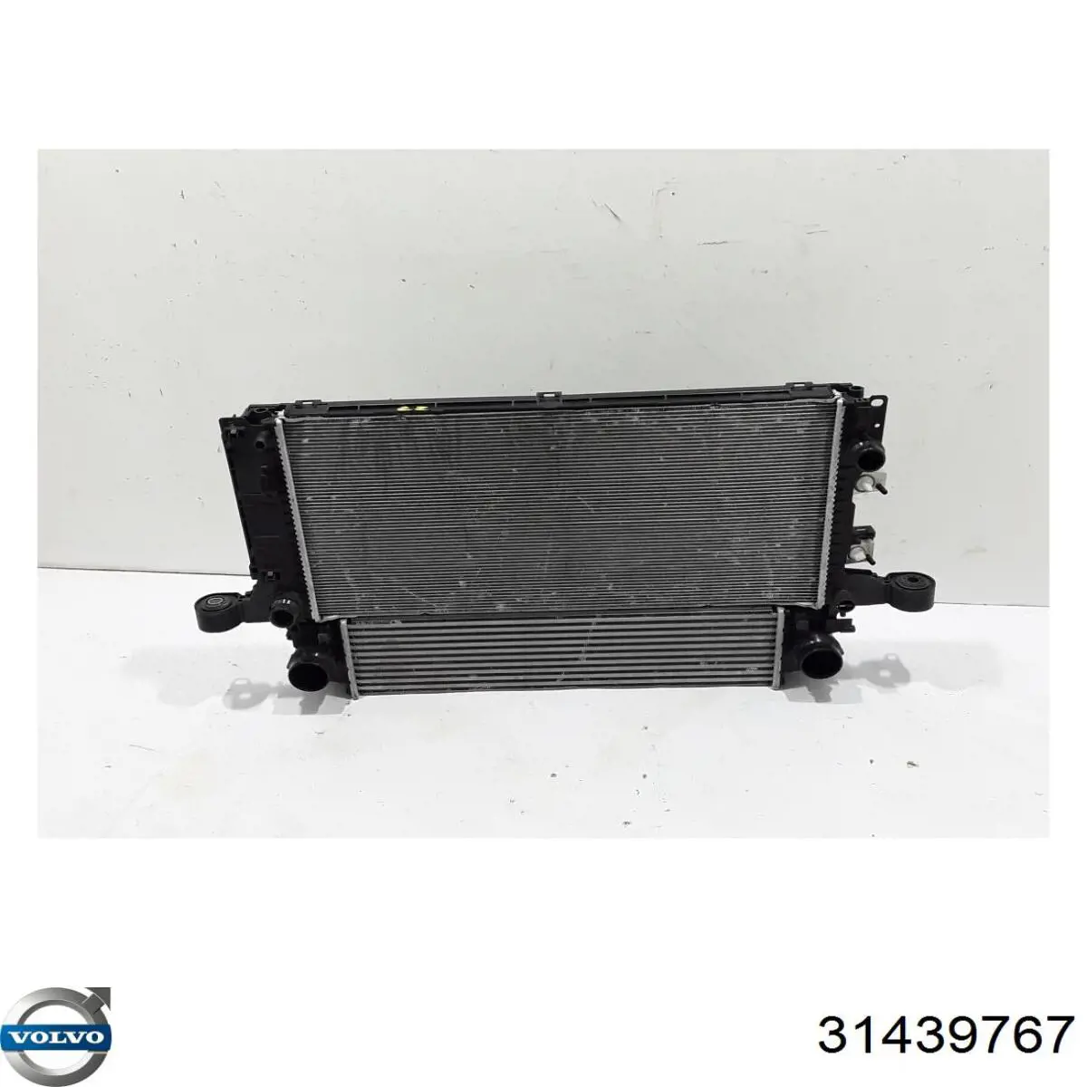 Радіатор основний Volvo 31439767 ціна, від 556.29 USD