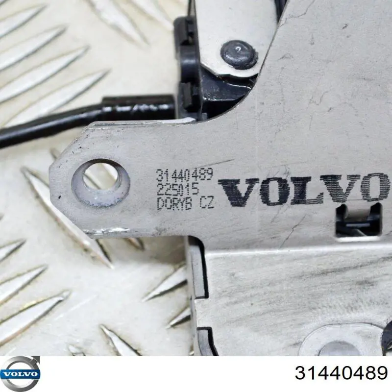 31440489 Volvo Замок п'ятих дверей
