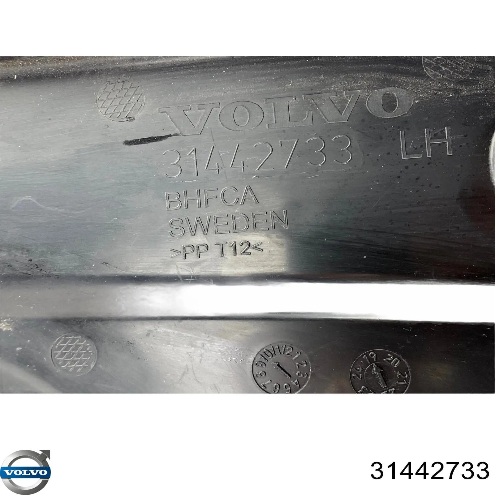 Ущільнювач капота Volvo 31442733 ціна, від 31.67 USD