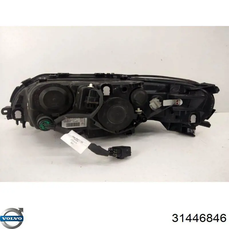 Фара правая Volvo 30648219 ціна, від 1093.15 USD