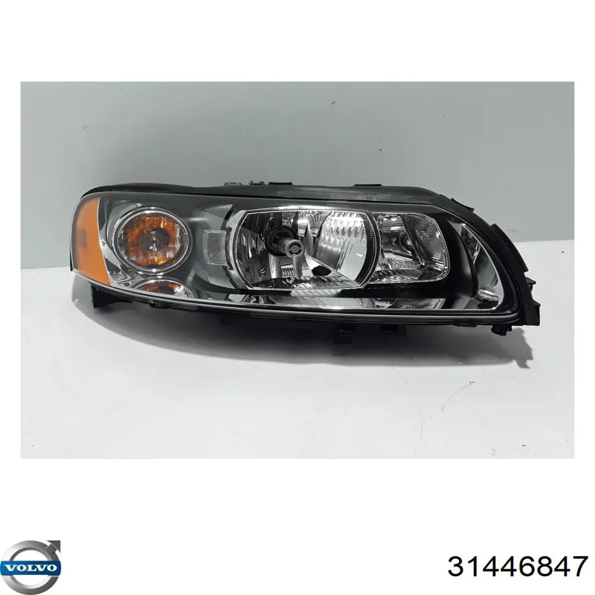 Фара правая Volvo 30784250 ціна, від 205.95 USD