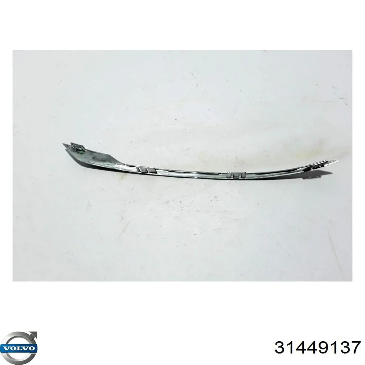 31449137 Volvo Молдинг заднього бампера, лівий