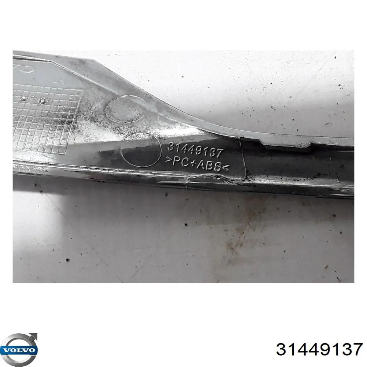 Купити 31449137 Volvo Молдинг заднього бампера, лівий